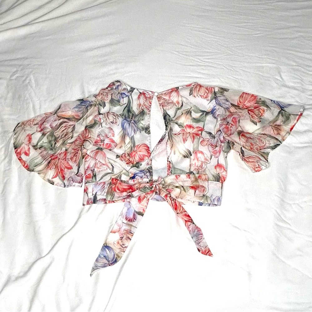 Lulumari Floral Crop-Top